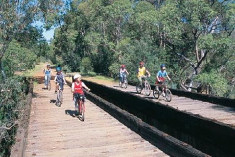 Perth Hills - Wildlife, Art & Gastronomy - Sunshine Coast Guide 2
