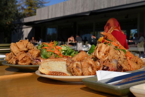 The Billionaire Club - Sunshine Coast Guide 0