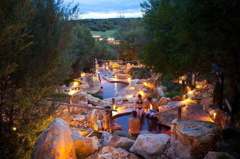 Peninsula Hot Springs Tour With Restaurant Lunch & Gondola Ride - Sunshine Coast Guide 2
